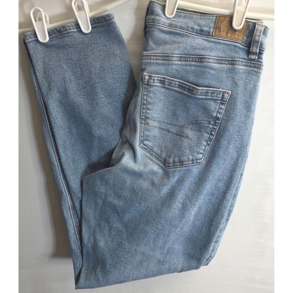 American Eagle Outfitters Mom Jeans Size 8 Stretch Straight Leg Distressed 90s